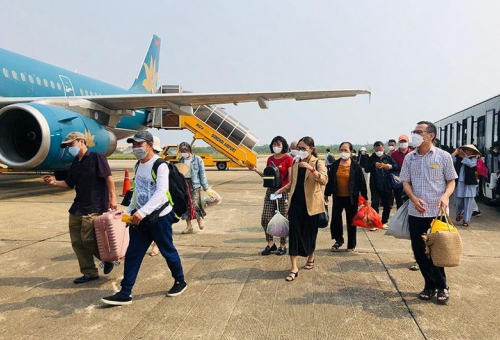 Trong 2 tháng đầu năm 2023: Khách quốc tế đến Việt Nam đạt 1,8 triệu lượt người