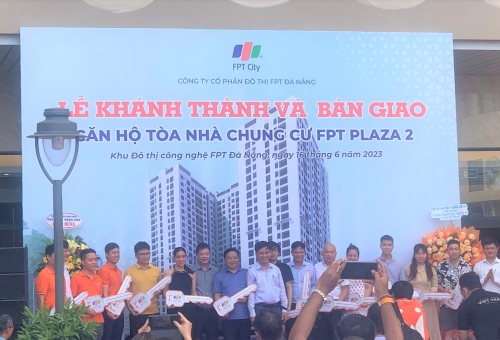 SÔI ĐỘNG LỄ BÀN GIAO CĂN HỘ CHO NHỮNG QUÝ CƯ DÂN ĐẦU TIÊN VỀ SINH SỐNG TẠI FPT PLAZA 2